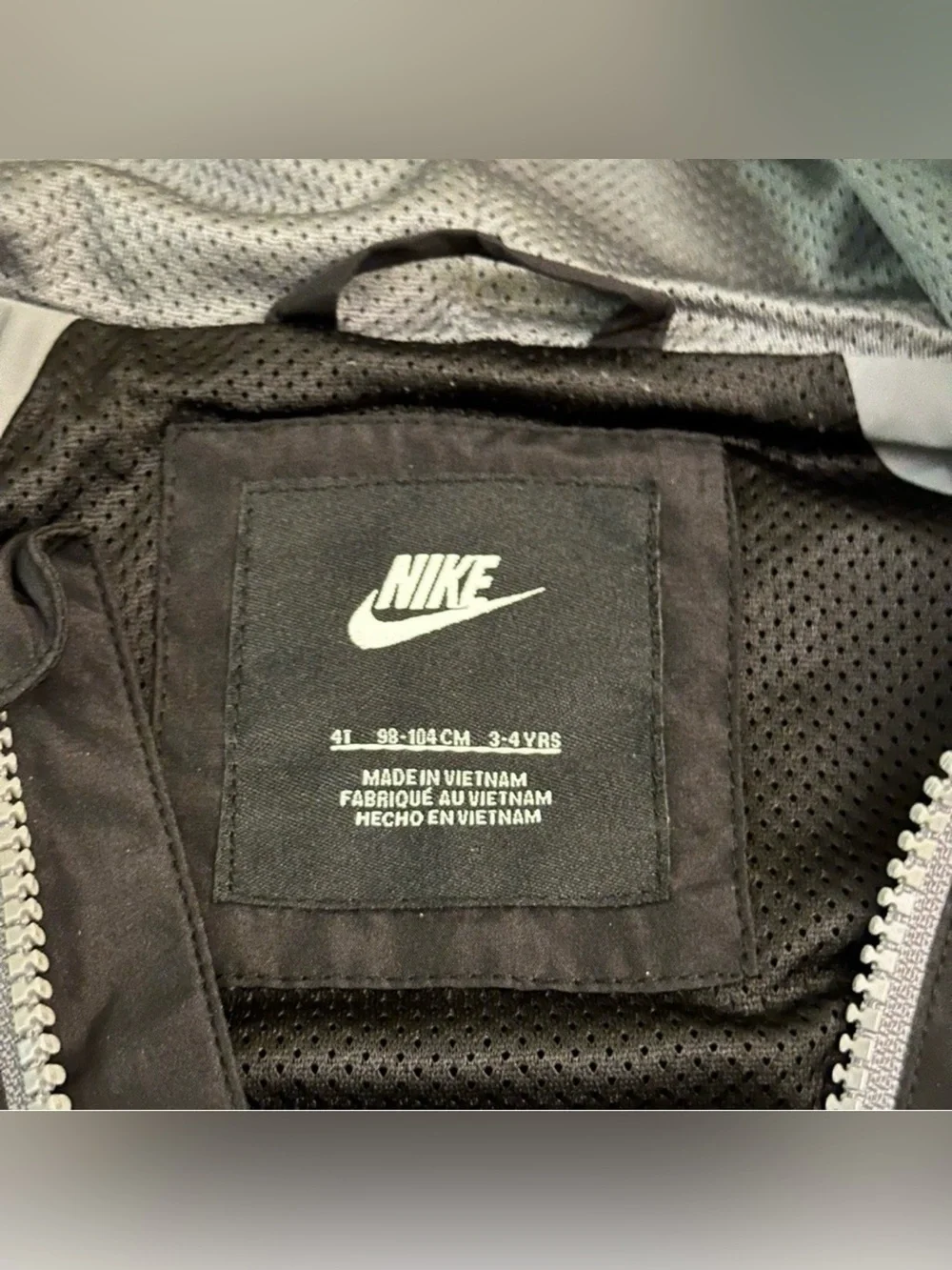 NWT Nike Boys 4T Dri-FIT Hooded Windrunner Jacket Black Smoke Grey $60 MSRP